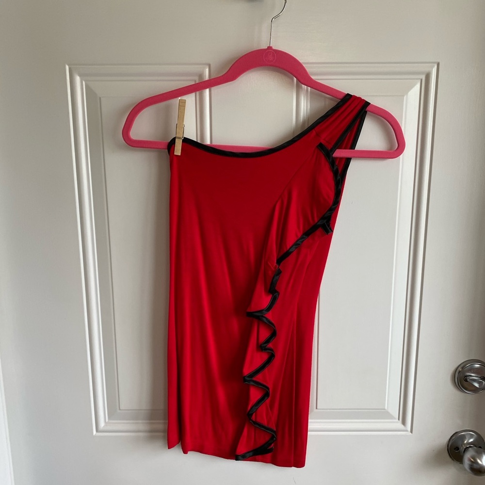 One shoulder top.